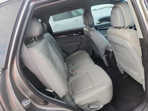 2014 KIA SORENTO Base/ LX