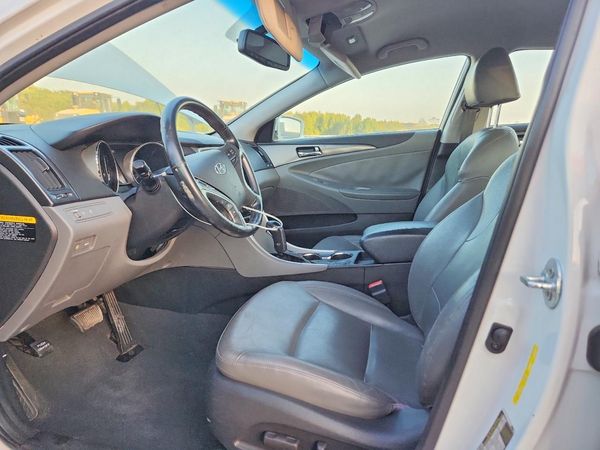 2013 HYUNDAI SONATA — DENT