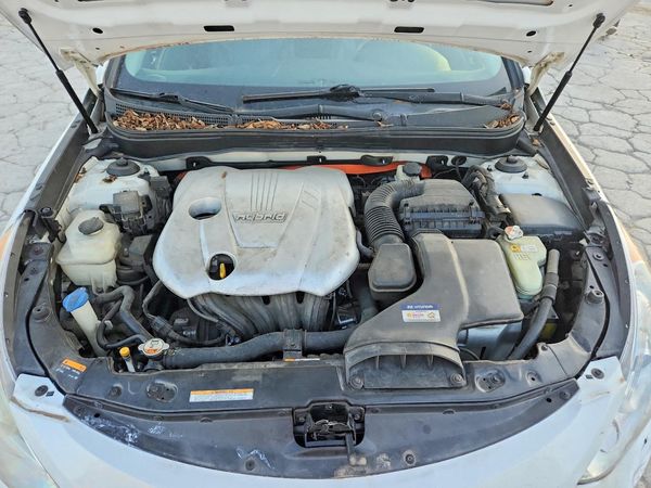 2013 HYUNDAI SONATA — Engine bay