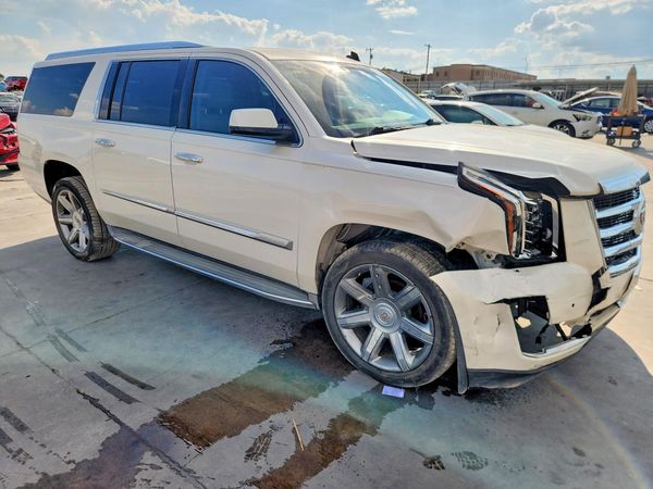2015 CADILLAC ESCALADE — Passenger 3/4