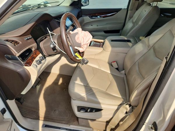 2015 CADILLAC ESCALADE — DENT