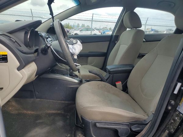 2013 KIA FORTE — DENT