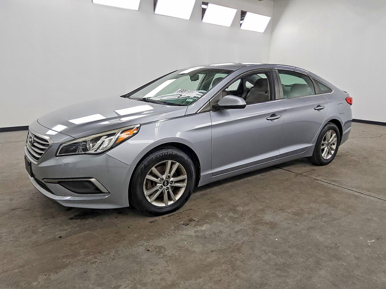 2017 HYUNDAI SONATA SE, Eco — Front 3/4