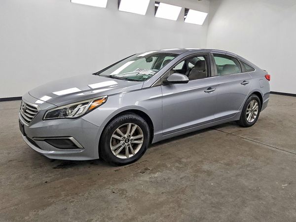 2017 HYUNDAI SONATA SE, Eco — Front 3/4