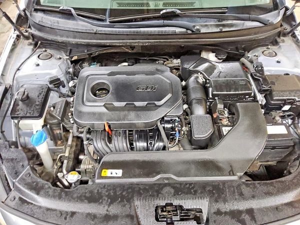 2017 HYUNDAI SONATA SE, Eco — Engine bay