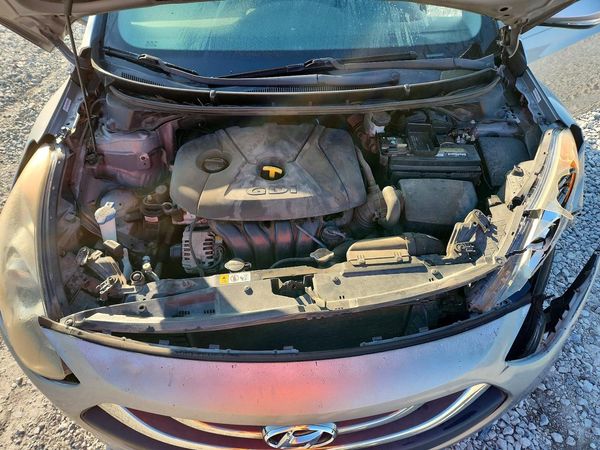 2014 HYUNDAI ELANTRA STD, Style, Tech — Engine bay