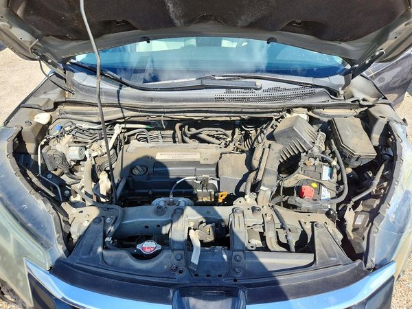 2015 HONDA CR-V LX — Engine bay