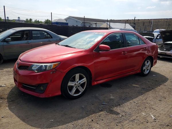 2014 TOYOTA CAMRY — DSFA — Front 3/4