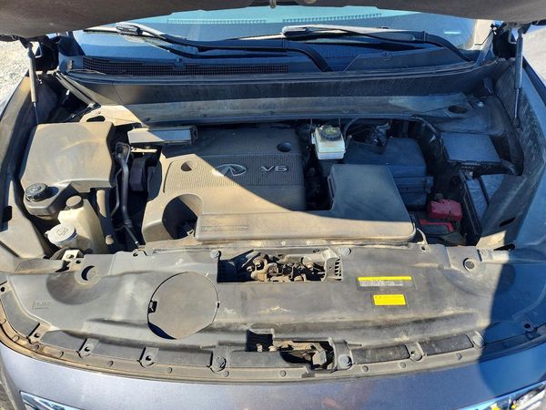 2014 INFINITI QX60 BASE — Engine bay