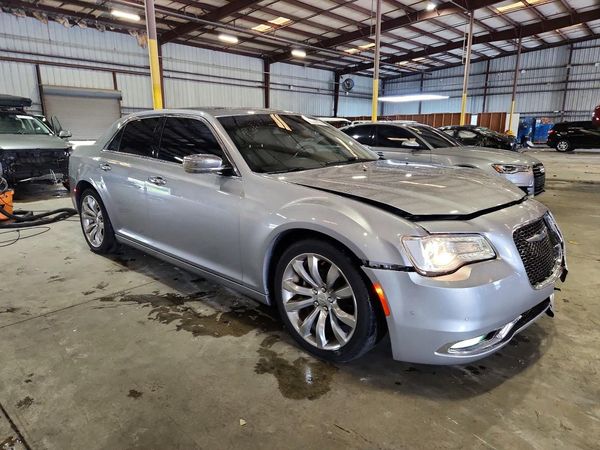 2017 CHRYSLER 300 300C — Passenger 3/4