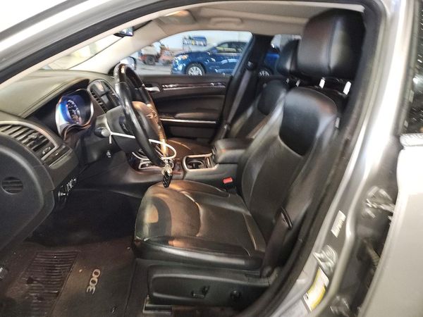 2017 CHRYSLER 300 300C — DENT