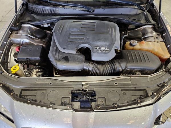 2017 CHRYSLER 300 300C — Engine bay