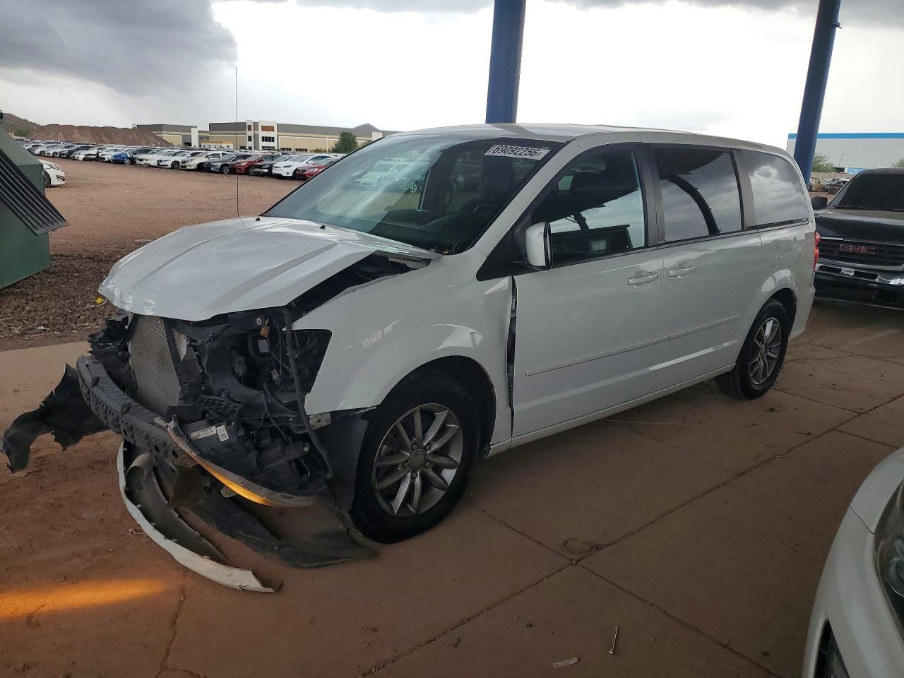 2014 DODGE GRAND CARAVAN — Front 3/4