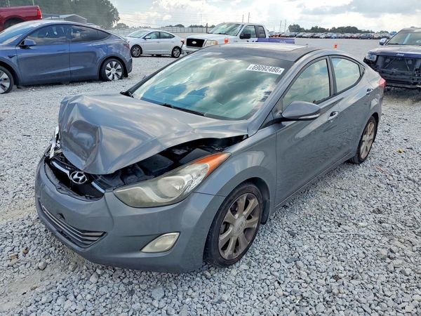 2013 HYUNDAI ELANTRA — Front 3/4
