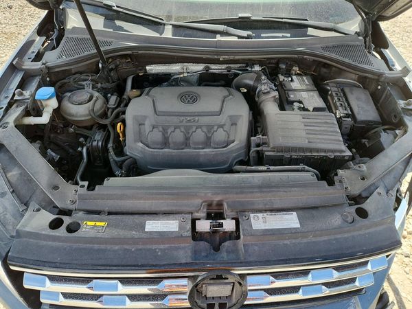 2019 VOLKSWAGEN TIGUAN — Engine bay