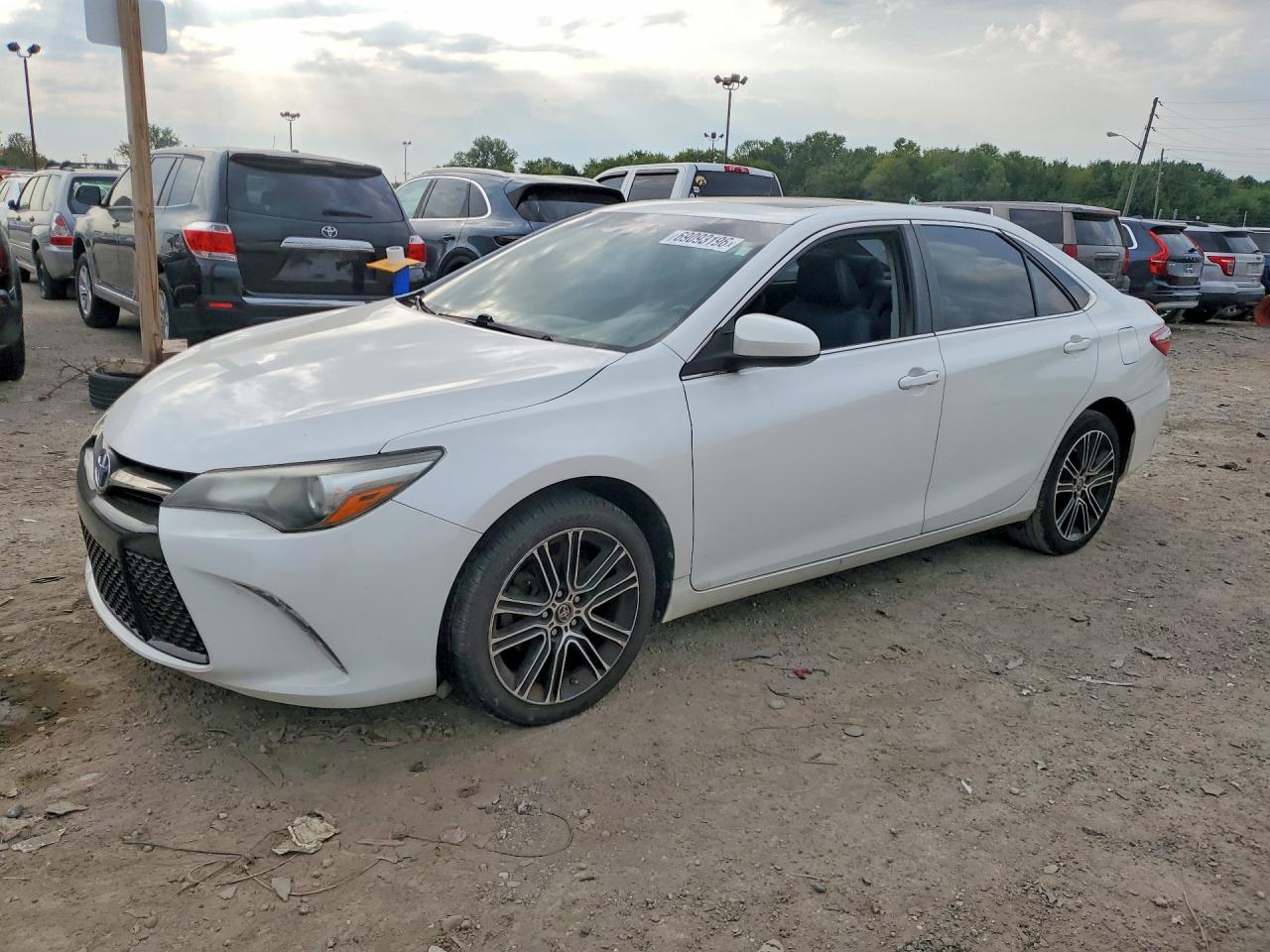 2016 TOYOTA CAMRY