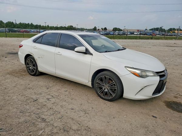 2016 TOYOTA CAMRY