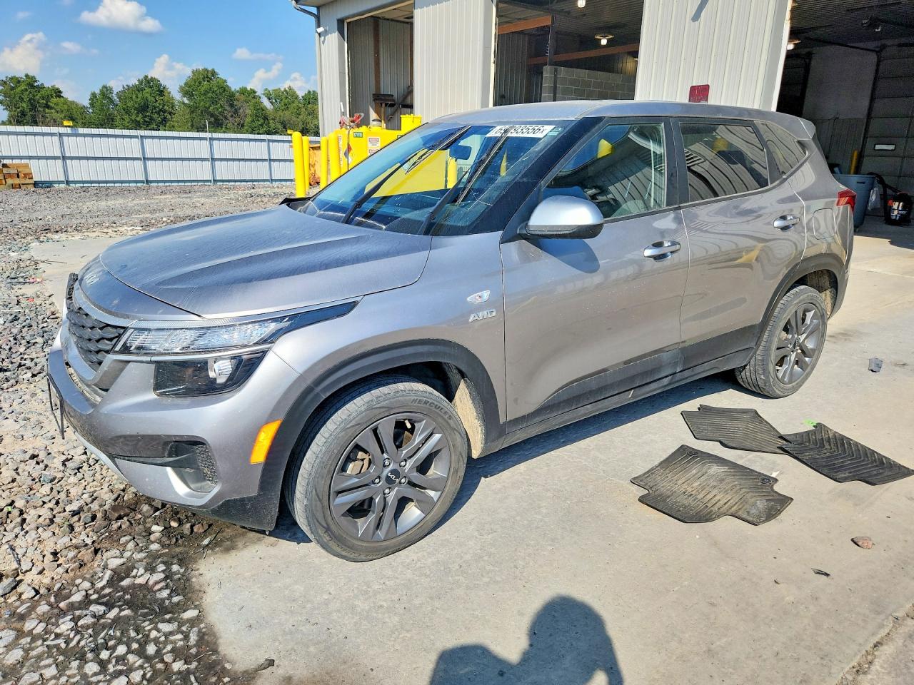 2022 KIA SELTOS — Front 3/4