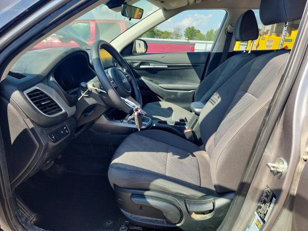 2022 KIA SELTOS — DENT