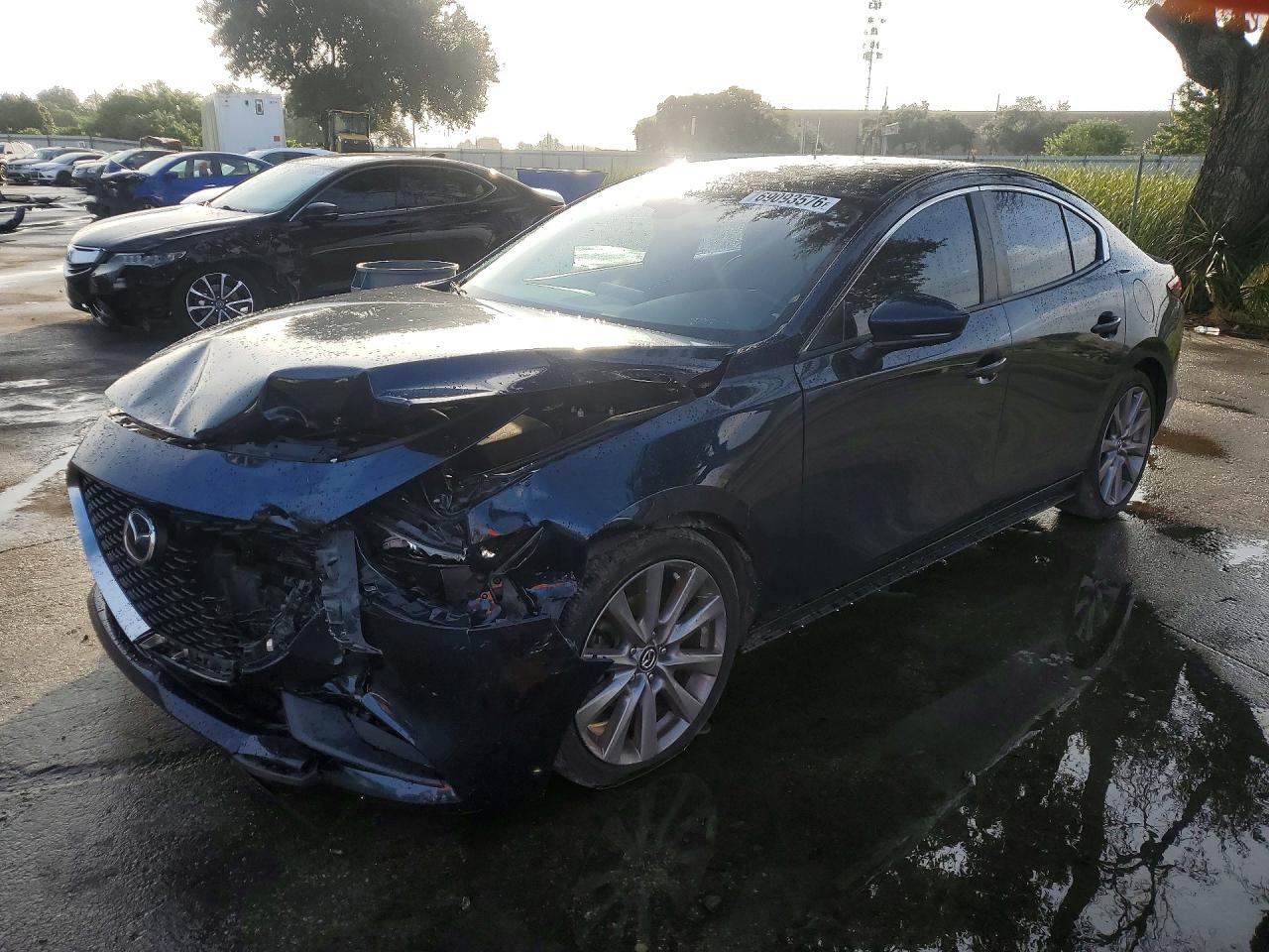 2021 MAZDA 3 — Front 3/4