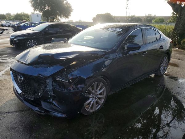 2021 MAZDA 3 — Front 3/4