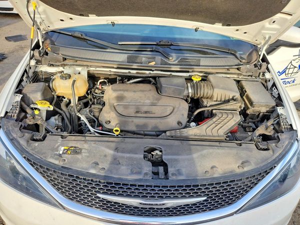 2021 CHRYSLER VOYAGER LXI — Engine bay