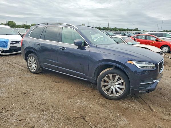 2016 VOLVO XC90 SV42 Momentum — Passenger 3/4