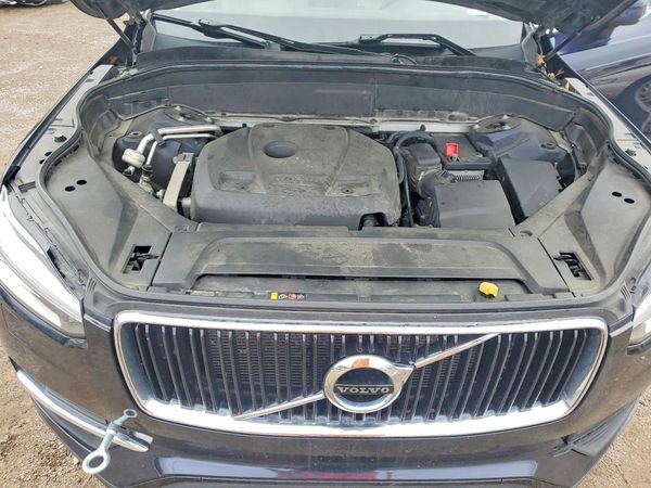 2016 VOLVO XC90 SV42 Momentum — Engine bay