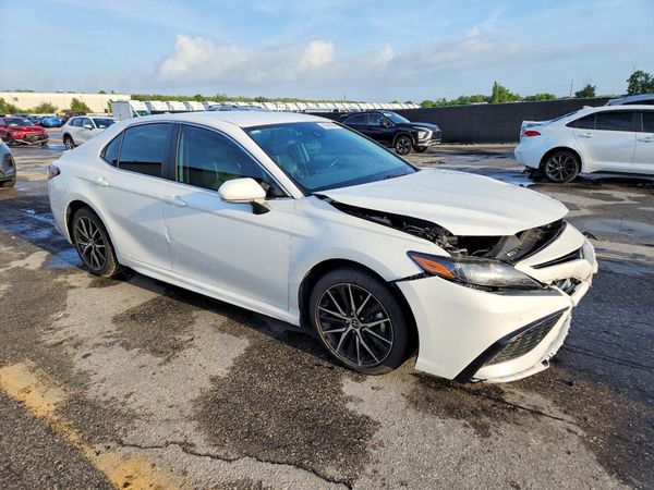 2024 TOYOTA CAMRY — Passenger 3/4