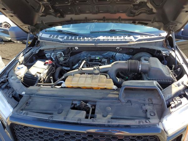2019 FORD F150 — Engine bay