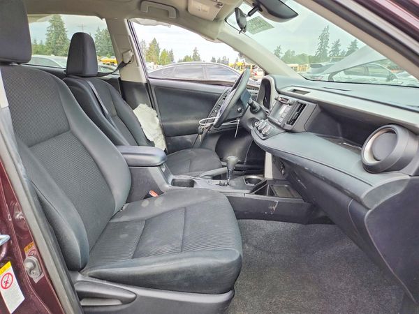 2017 TOYOTA RAV4 LE — DENT