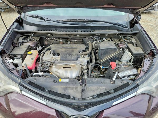 2017 TOYOTA RAV4 LE — Engine bay