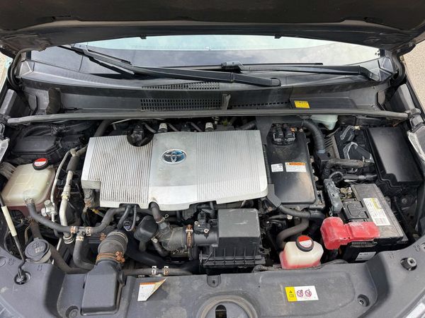 2016 TOYOTA PRIUS One/Two