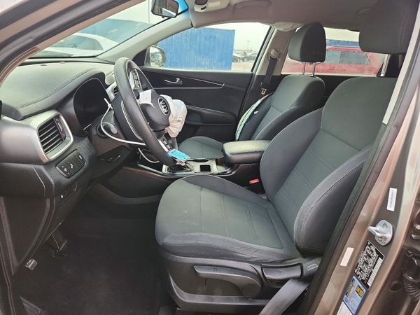 2019 KIA SORENTO L, LX, S — DENT