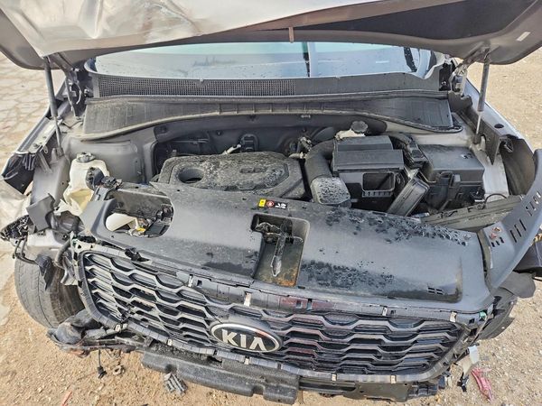 2019 KIA SORENTO L, LX, S — Engine bay