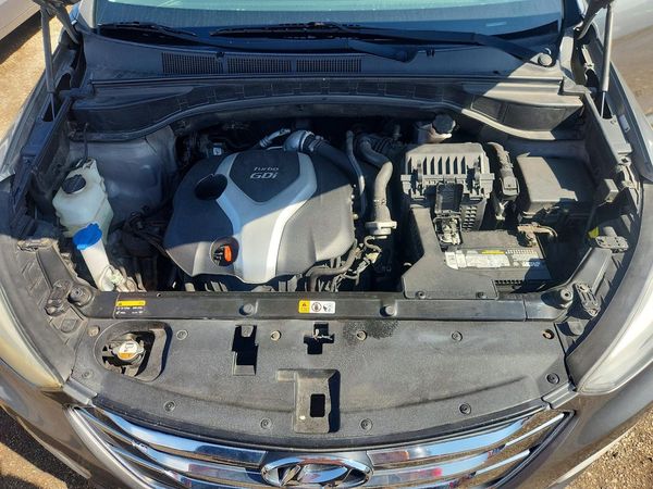 2016 HYUNDAI SANTA FE Turbo Tech — Engine bay
