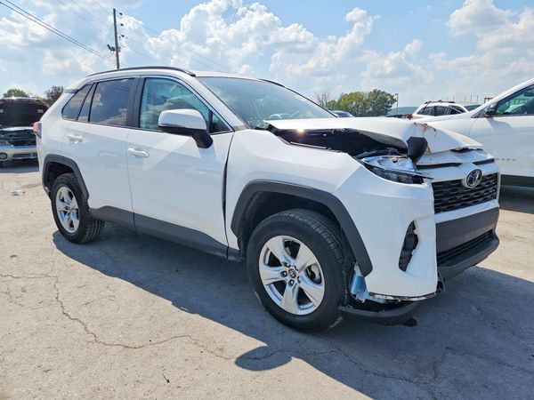 2021 TOYOTA RAV4 — Passenger 3/4