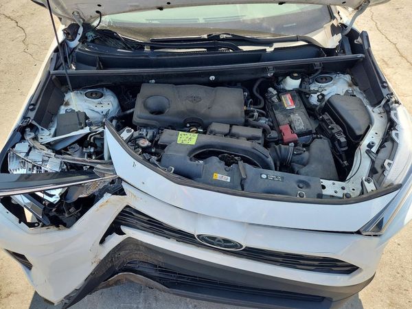 2021 TOYOTA RAV4 — Engine bay