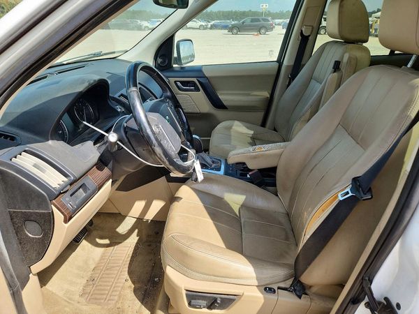 2013 LAND ROVER LR2 HSE — DENT