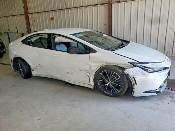2024 TOYOTA PRIUS — Passenger 3/4