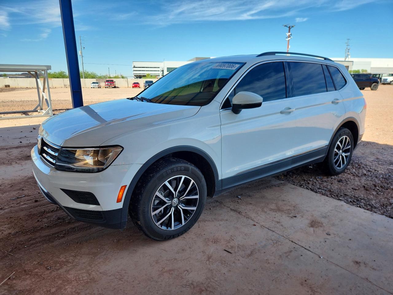 2021 VOLKSWAGEN TIGUAN SE, SE R-Line Black, SEL — Front 3/4