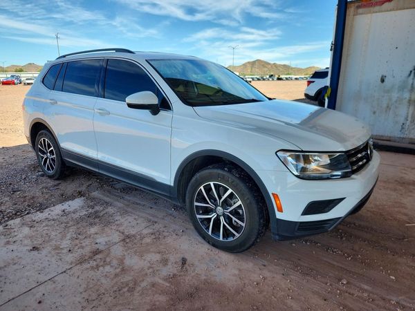 2021 VOLKSWAGEN TIGUAN SE, SE R-Line Black, SEL — Passenger 3/4