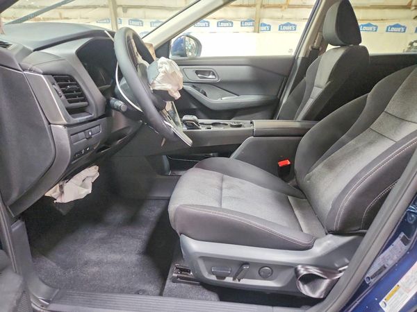 2026 NISSAN ROGUE SV — DENT
