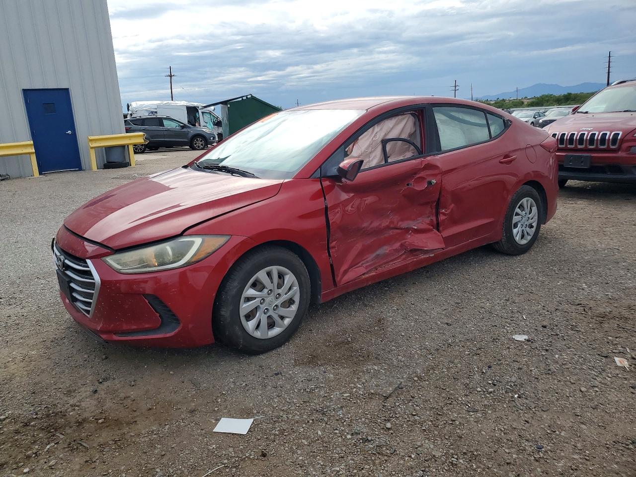 2017 HYUNDAI ELANTRA — Front 3/4