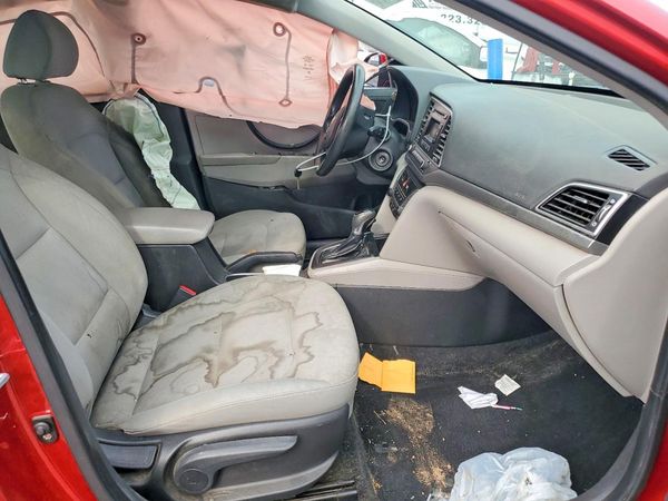 2017 HYUNDAI ELANTRA — DENT