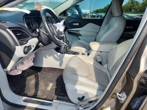 2019 JEEP CHEROKEE — DENT