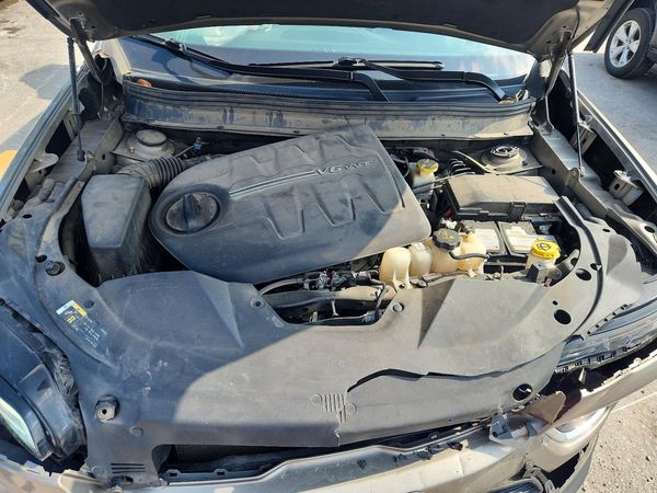 2019 JEEP CHEROKEE — Engine bay