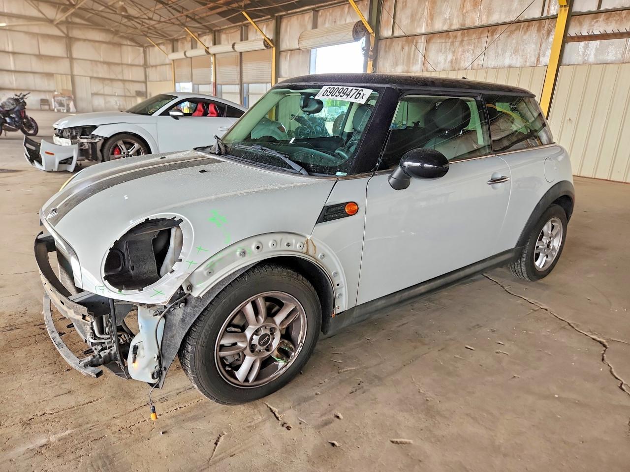 2013 MINI COOPER — Front 3/4