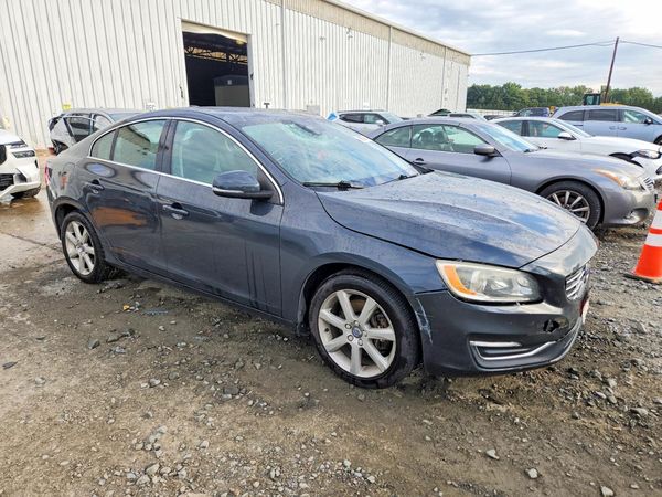 2016 VOLVO S60 — Passenger 3/4
