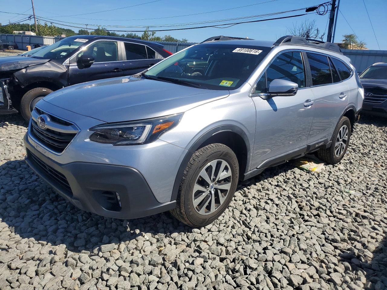 2022 SUBARU OUTBACK Premium